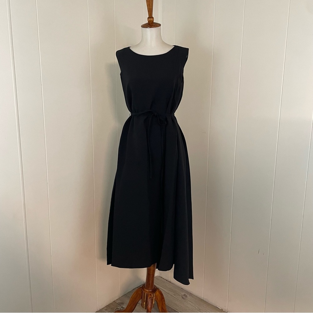 Lattelier Sleeveless Crew Neck Asymmetrical Belted Shift Dress